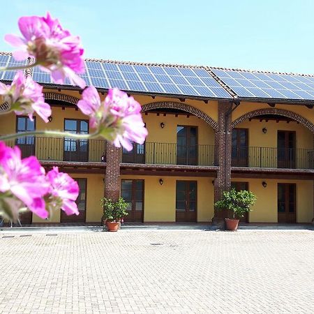 Agriturismo Cascina Del Peso Лейни Экстерьер фото