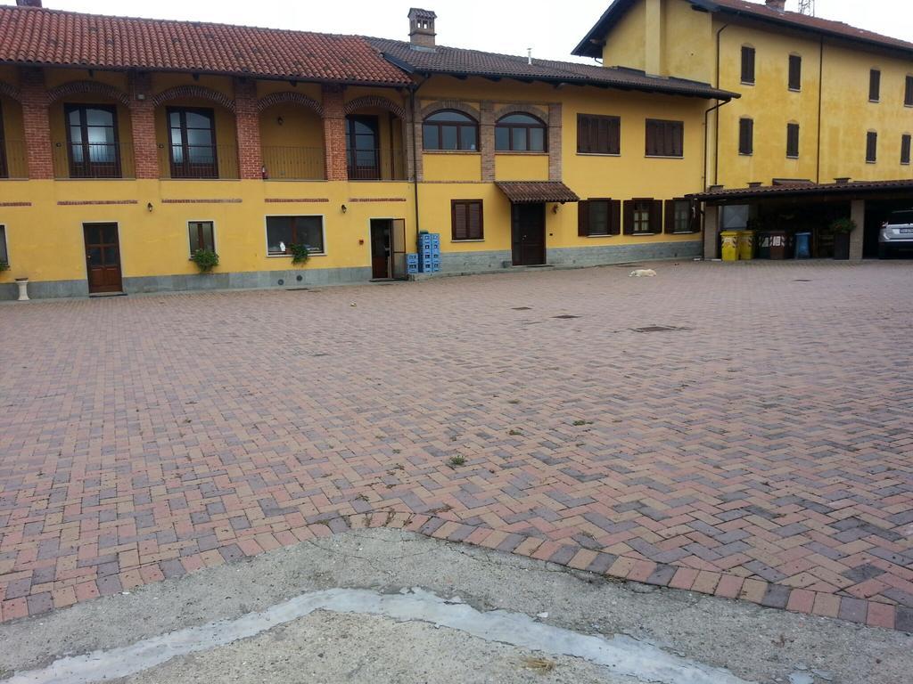 Agriturismo Cascina Del Peso Лейни Экстерьер фото