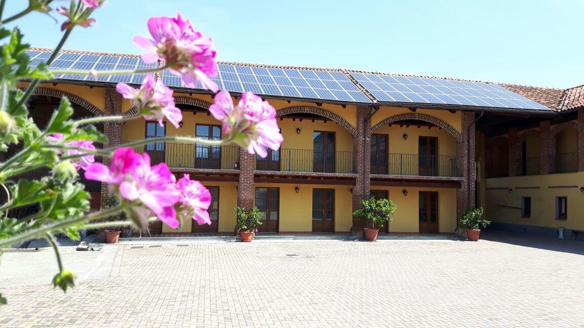 Agriturismo Cascina Del Peso Лейни Экстерьер фото